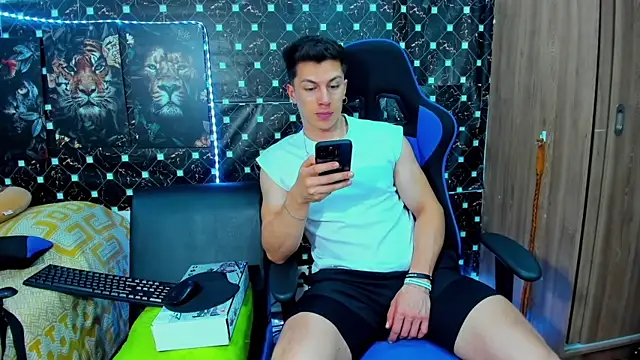 Snapshot of javiersexymann chatting on 10/02/25, 09:55 javiersexymann online show from 10/02/25, 09:55