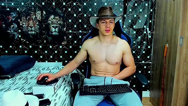 Snapshot of javiersexymann chatting on 05/18/26, 04:18 javiersexymann online show from 05/18/26, 04:18