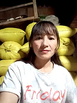 Snapshot of Mini3333 chatting on 10/04/25, 12:25 Mini3333 online show from 10/04/25, 12:25