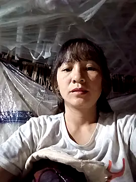 Snapshot of Mini3333 chatting on 11/08/25, 10:52 Mini3333 online show from 11/08/25, 10:52