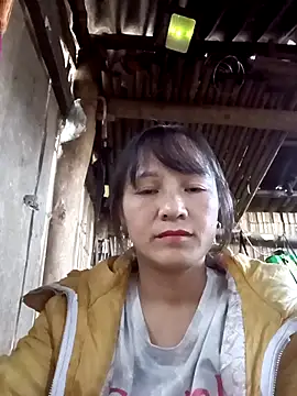 Snapshot of Mini3333 chatting on 11/22/25, 12:42 Mini3333 online show from 11/22/25, 12:42