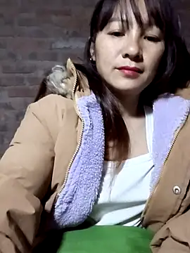 Snapshot of Mini3333 chatting on 12/15/25, 12:04 Mini3333 online show from 12/15/25, 12:04