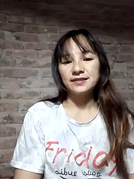 Snapshot of Mini3333 chatting on 12/17/25, 10:27 Mini3333 online show from 12/17/25, 10:27