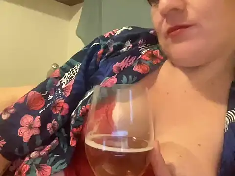 Snapshot of spookyspooky2 chatting on 09/24/25, 04:49 spookyspooky2 online show from 09/24/25, 04:49