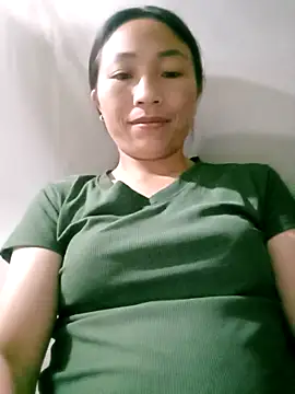 Snapshot of lucybaby00 chatting on 05/05/26, 10:51 lucybaby00 online show from 05/05/26, 10:51