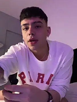 Snapshot of hiddenwave chatting on 10/10/25, 05:50 hiddenwave online show from 10/10/25, 05:50