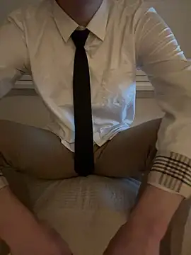 max x xine  online show from 10/23/25, 03:00