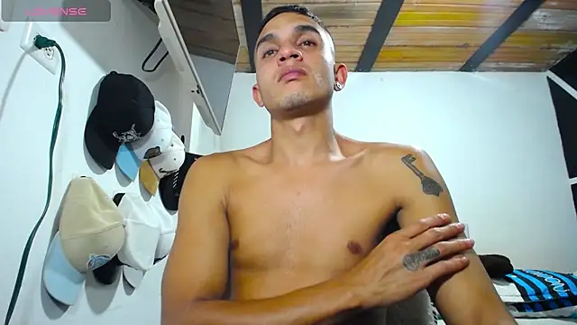 Angel latinboy online show from 01/14/25, 02:50