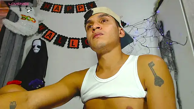 Angel latinboy online show from 10/21/25, 07:36