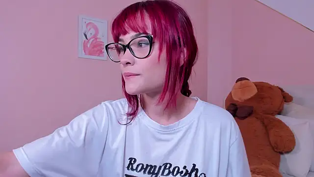 mae lyra online show from 10/30/25, 11:22