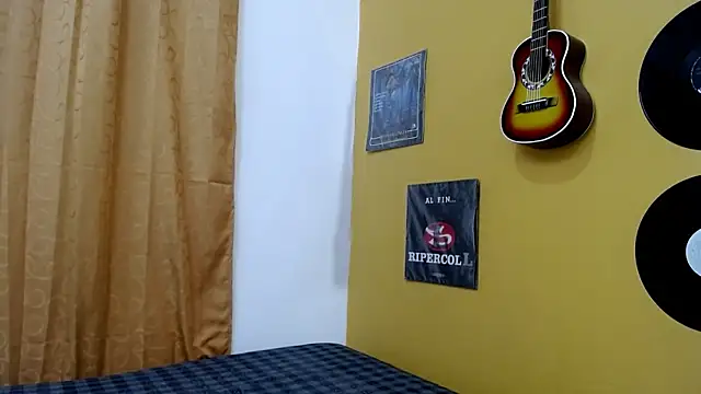 skinnyverus18 online show from 02/12/26, 07:42