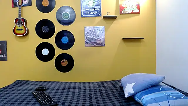 skinnyverus18 online show from 02/14/26, 07:21