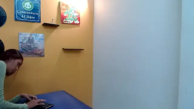 skinnyverus18 online show from 04/05/26, 06:27