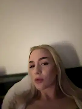 Snapshot of DaryaDoll chatting on 11/26/25, 10:11 DaryaDoll online show from 11/26/25, 10:11