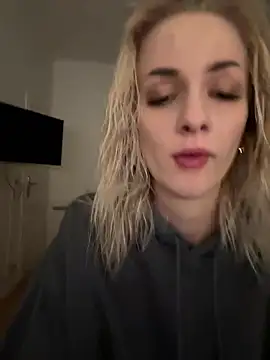 Snapshot of DaryaDoll chatting on 01/12/26, 10:37 DaryaDoll online show from 01/12/26, 10:37