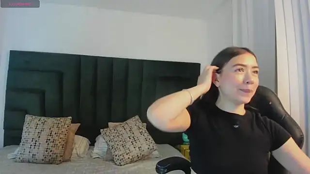 SaraWagner  online show from 10/01/25, 06:03