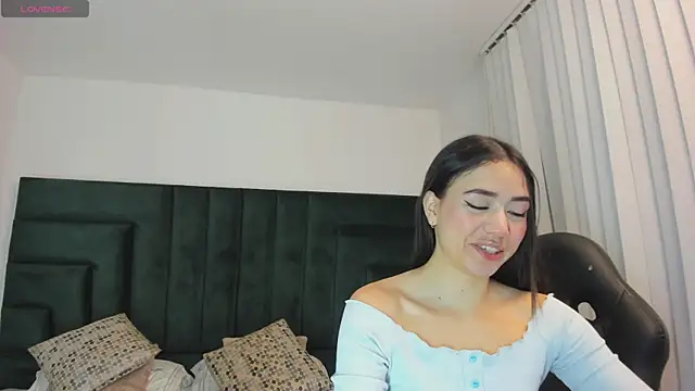 SaraWagner  online show from 10/29/25, 12:24