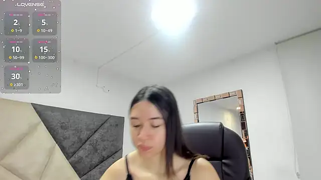 SaraWagner  online show from 11/16/25, 01:11