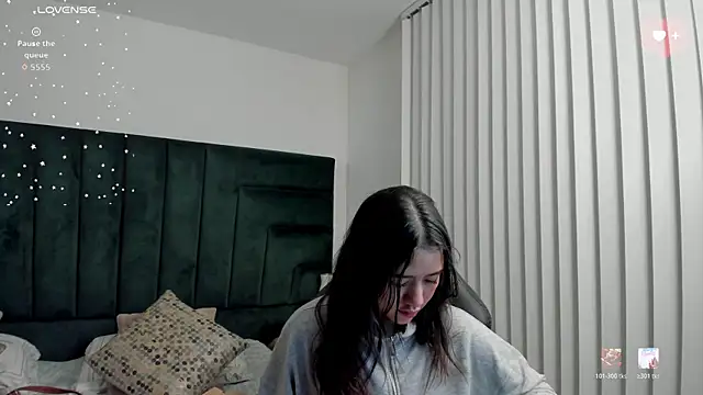 SaraWagner  online show from 05/19/26, 12:27