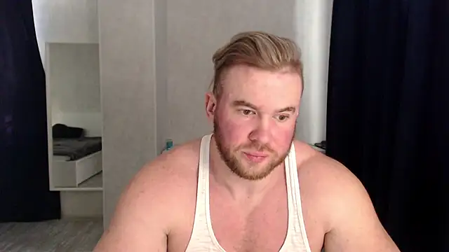 Snapshot of ThorHemsworthRU chatting on 02/18/25, 01:11 ThorHemsworthRU online show from 02/18/25, 01:11