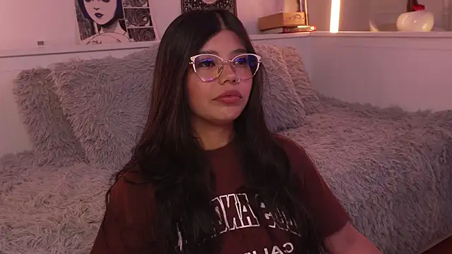 sophieee art online show from 03/25/26, 03:56