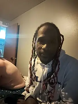 Snapshot of Dick2long87 chatting on 11/17/25, 01:55 Dick2long87 online show from 11/17/25, 01:55