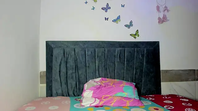 emmie bunny online show from 04/06/26, 01:58