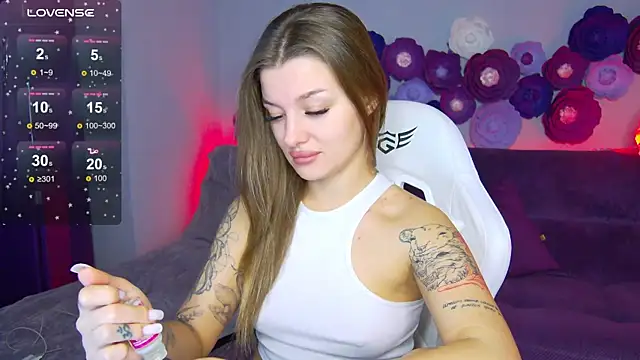 LindaBrilliant online show from 10/23/25, 02:11