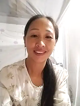 cute love00 online show from 10/02/25, 11:12