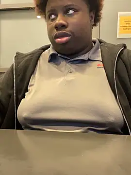 Snapshot of Breezylws chatting on 09/28/25, 06:52 Breezylws online show from 09/28/25, 06:52