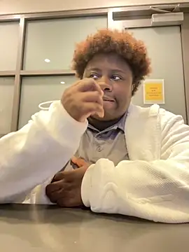 Snapshot of Breezylws chatting on 10/04/25, 08:12 Breezylws online show from 10/04/25, 08:12