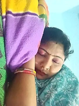 Snapshot of Apkisona8 chatting on 10/17/25, 04:48 Apkisona8 online show from 10/17/25, 04:48