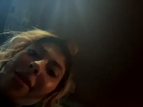 bbgurlnickii online show from 11/18/25, 04:50