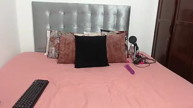 DaiishaWolf online show from 09/21/25, 07:37