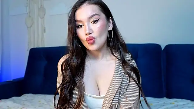 LexeeLuv online show from 02/12/26, 08:15