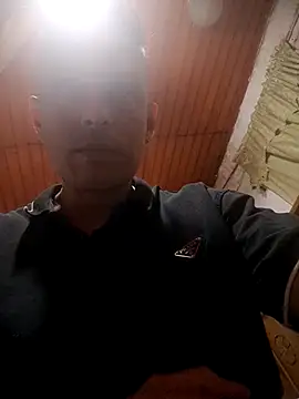 Snapshot of JuceAn14 chatting on 11/23/25, 04:56 JuceAn14 online show from 11/23/25, 04:56