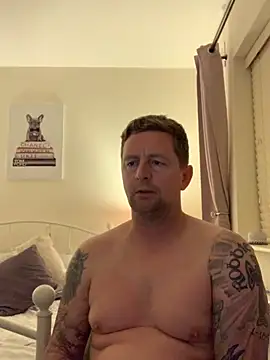 Snapshot of Crusher19830 chatting on 10/28/25, 07:38 Crusher19830 online show from 10/28/25, 07:38