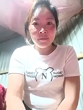Snapshot of vivi_cute chatting on 10/08/25, 07:11 vivi cute online show from 10/08/25, 07:11