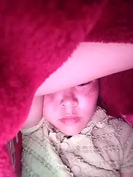 Snapshot of vivi_cute chatting on 10/21/25, 10:32 vivi cute online show from 10/21/25, 10:32
