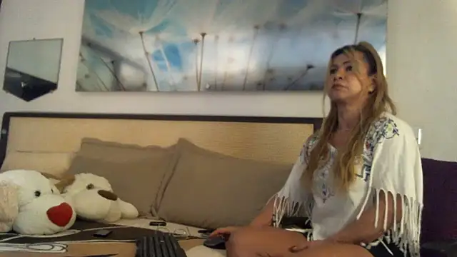 Mirianzapata 1 online show from 04/17/26, 06:05