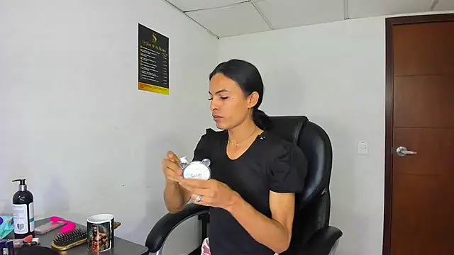 Aisha hotts777 online show from 12/21/25, 04:41