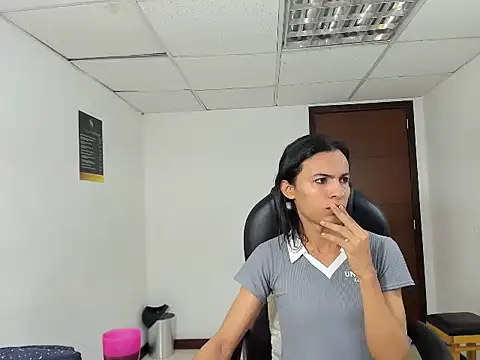 Snapshot of Aisha_hotts777 chatting on 02/12/26, 03:45 Aisha hotts777 online show from 02/12/26, 03:45