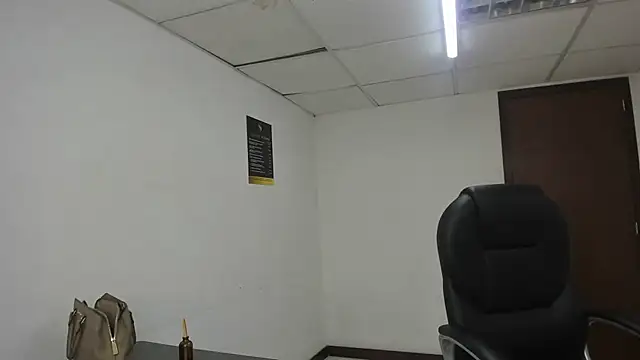 Snapshot of Aisha_hotts777 chatting on 02/27/26, 04:01 Aisha hotts777 online show from 02/27/26, 04:01