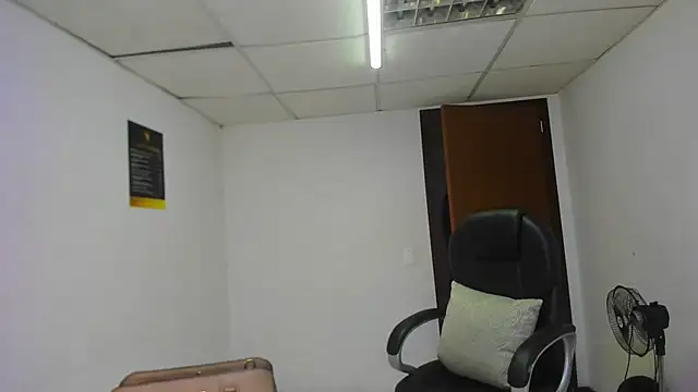 Snapshot of Aisha_hotts777 chatting on 03/03/26, 03:12 Aisha hotts777 online show from 03/03/26, 03:12