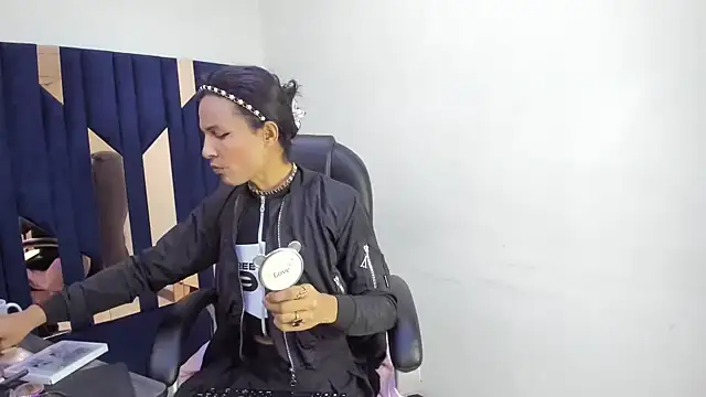 Aisha hotts777 online show from 04/21/26, 03:13