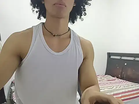 Snapshot of SoloRizo chatting on 10/04/25, 03:37 SoloRizo online show from 10/04/25, 03:37