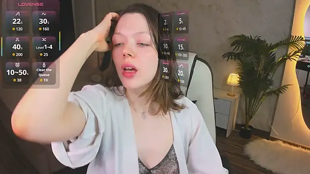 Lunar Lily online show from 09/20/25, 05:41