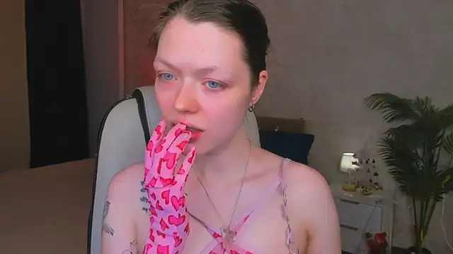 Lunar Lily online show from 01/14/26, 05:46