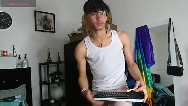 Gael Jones online show from 09/21/25, 01:46