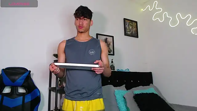 Gael Jones online show from 10/24/25, 04:53